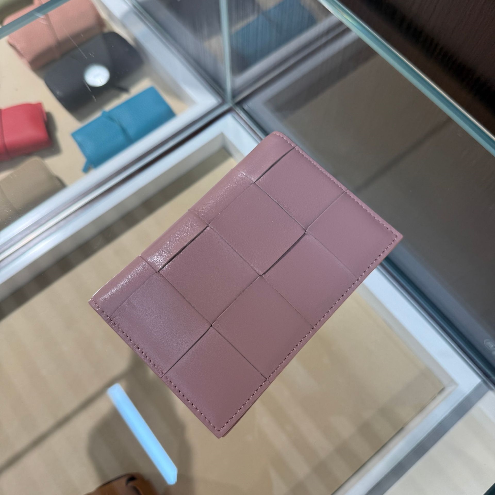 2025 New Niche New Trendy High-end Designer Womens Handbag Suitable For Hand-carrying Crossbody Single-shoulder And Armpit Carrying