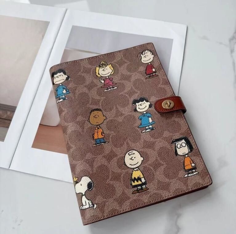 Luxury Vintage Fashion Designer Notebook Ballpoint Pen Set Top Quality Fashion Business Thickening Student A5 Notepads Sign Pen Teacher Day Student Gifts