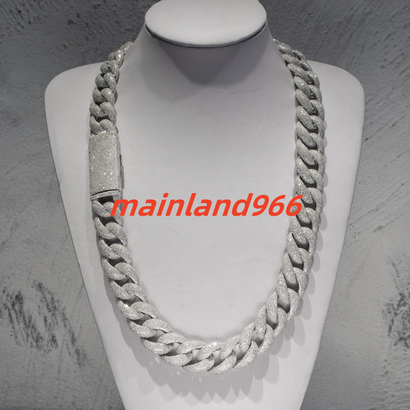 Moissanite Miami Cuban Link Chain in Silver 925 Sparkling 20mm Iced Out VVS Moissanite Cuban Link Chain