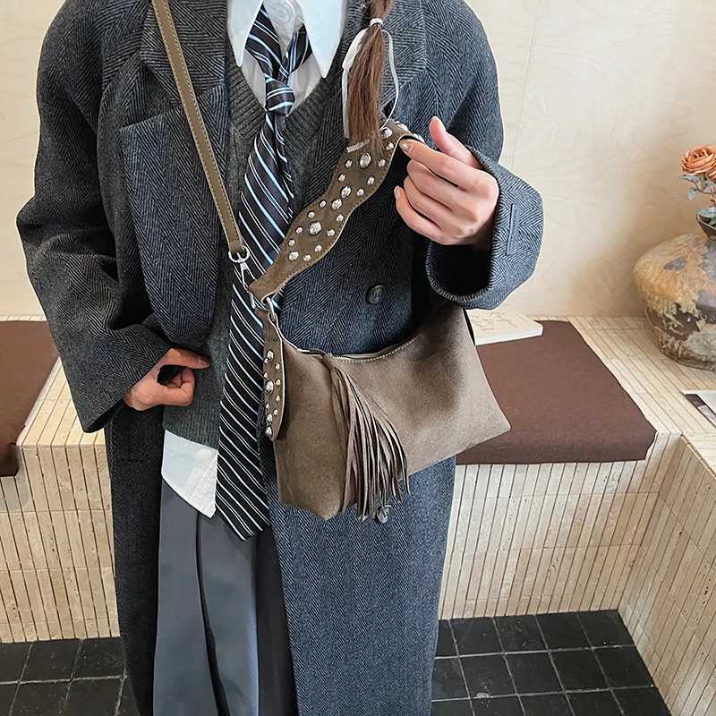 MOODS Fashion Shoulder Bags For Women Rivets Tassels Decored PU Suede Cross Body Bag 2025 Autumn Latest Luxury Designer HandbagsT251218