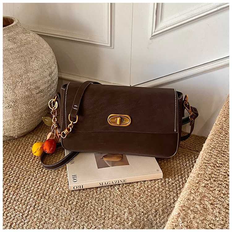 2025 New Minimalist Top Handle Bag for Women Vintage Shoulder Crossbody Purse Sophisticated Square Purse Elegant VersatileT251218