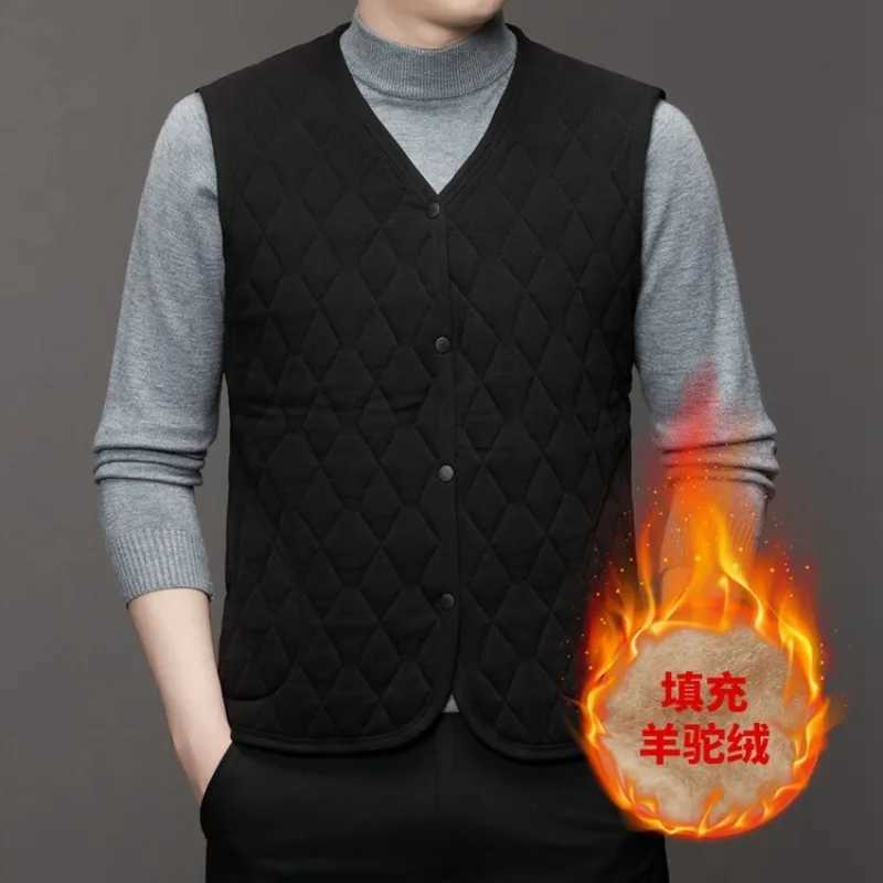 Autumn Winter Velvet Quilted Vest Men Cold Proof Sleeveless Button Casual Jacket Warm Thickened with Pocket Cotton-padded VestG251218