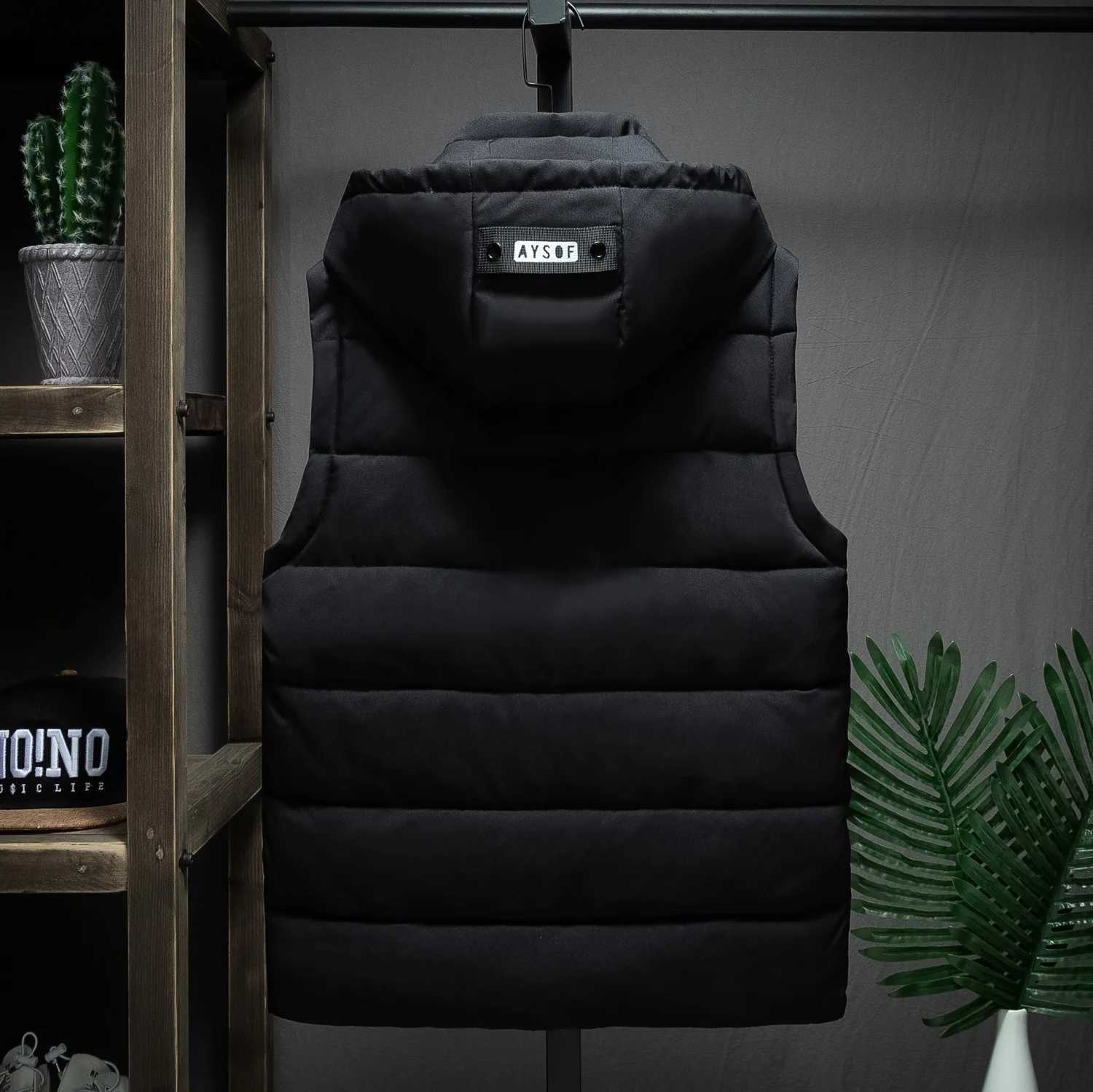 Designer Winter crew clothing gilet for Men and Women - Feather Filled Down Jacket with Embroidered Badge - Warm VestG251218