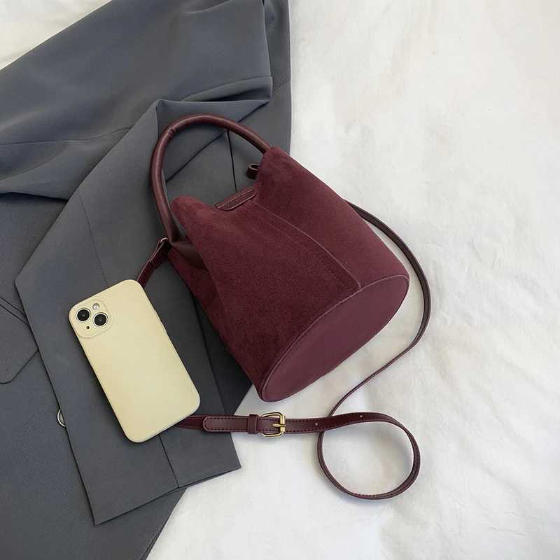Fashion Faux Suede Solid Color Hasp Bucket Shoulder Bags Hot Sale Versatile Crossbody Bags on Sale Temperament Simple Female BagT251218