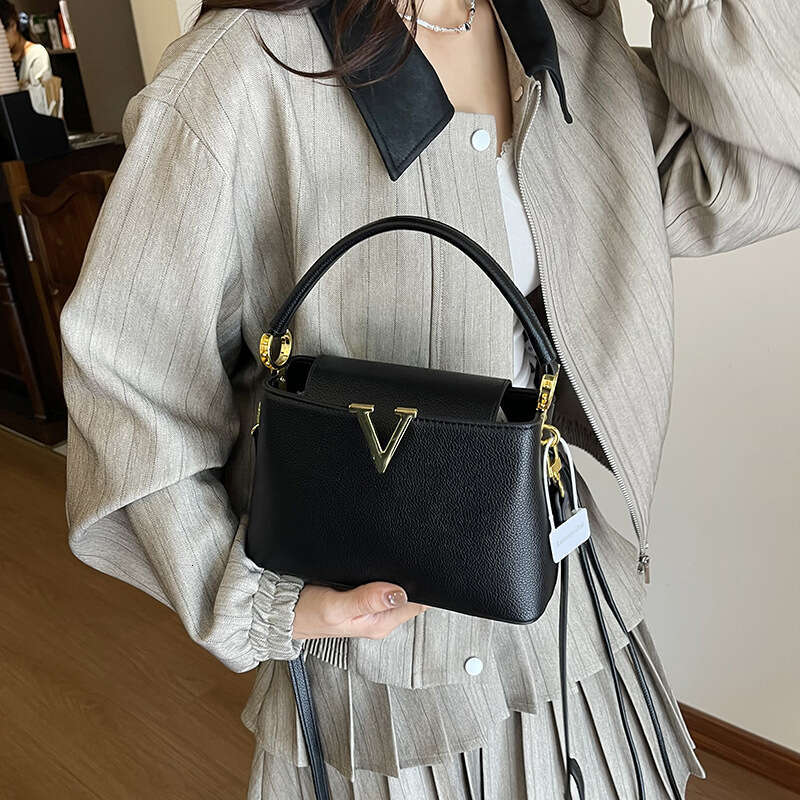 New Style Elegant Single Shoulder Lychee Pattern Fashion Simple Handheld Small Square Versatile Three-Dimensional Trendy Crossbody Bag