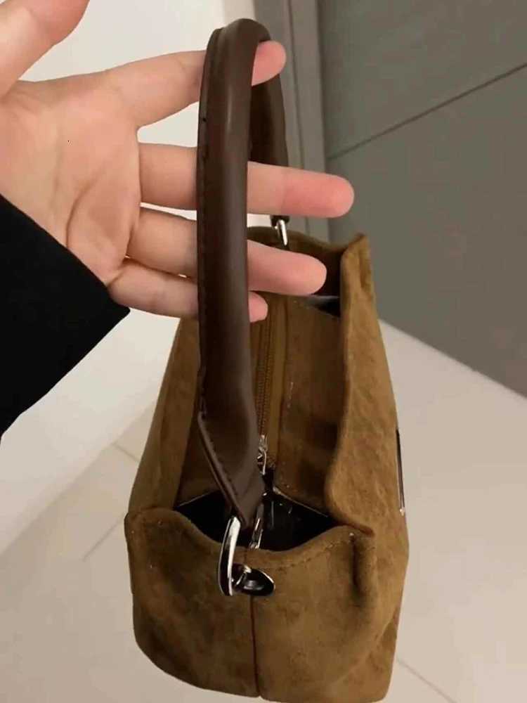 Vintage Suede Womens Handbags Autumn/Winter New Versatile Temperament Commute One Shoulder Bags Fashion Niche Crossbody BagsT251218