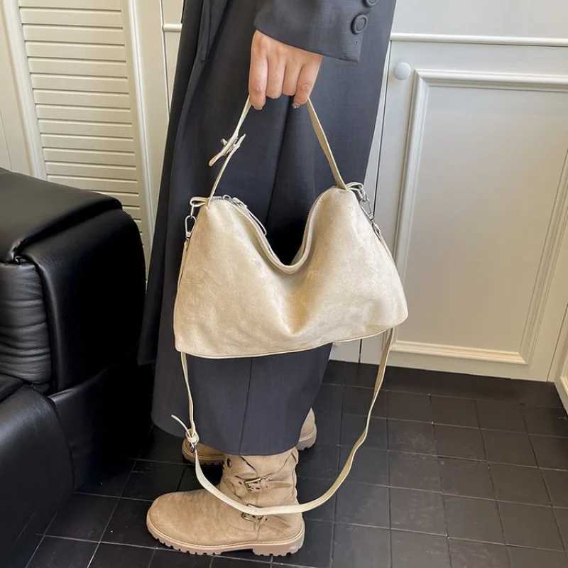 Fashionable Ladies Hand Bags Crafted From Premium Leather Featuring Casual Simple Vintage And Paris Neat Style T251218