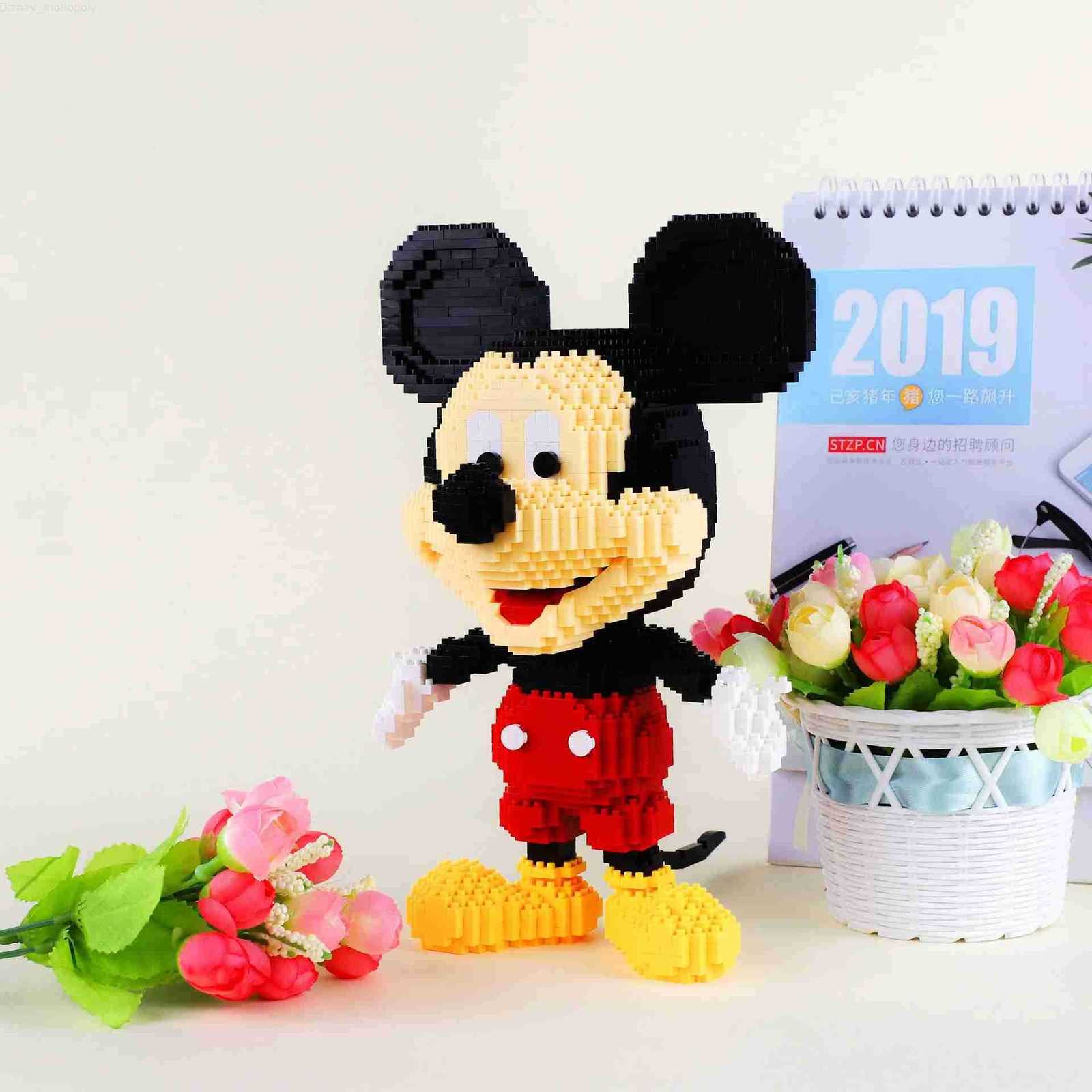 Disney Mickey Mouse Diamond Blocks Micro 3D Model Classic Cartoon Stitch Mini Building Bricks Figures For Bricks Toys H251218