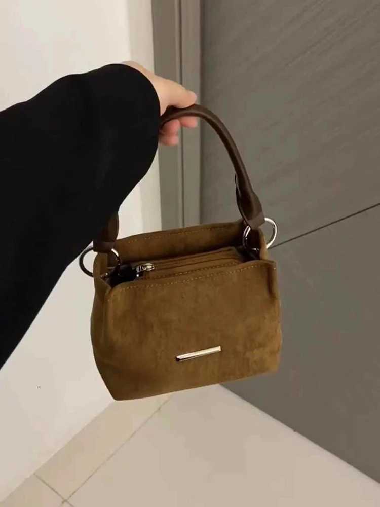 Vintage Suede Womens Handbags Autumn/Winter New Versatile Temperament Commute One Shoulder Bags Fashion Niche Crossbody BagsT251218