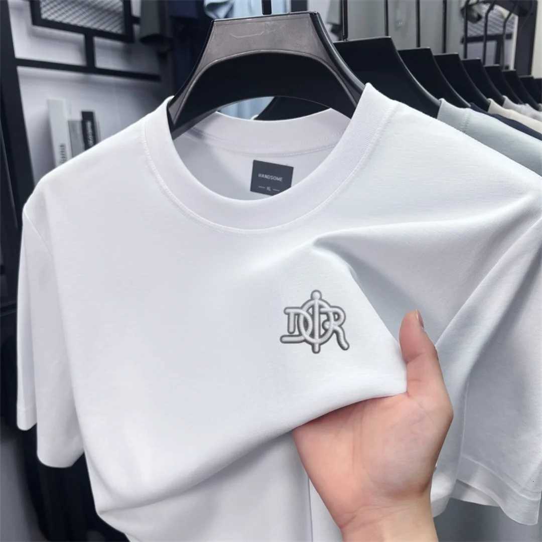 New Light Luxury Mens T-Shirt O-Neck Letter Print Brand Short Sleeve Summer Traceless Half Sleeve Fashion Breathable Mens Wear X251218