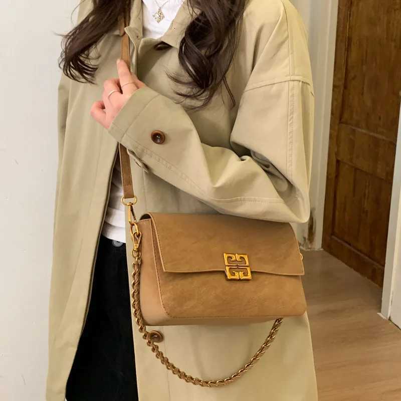 Large-capacity Versatile Bag for Women New Fashionable Casual Handbag High-end Commuter Messenger BagT251218