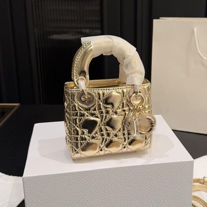 Handbag Designer Women Mini Retro Metal Hardware Spacious Handheld Design High-Quality Luxury Lamb Handbag