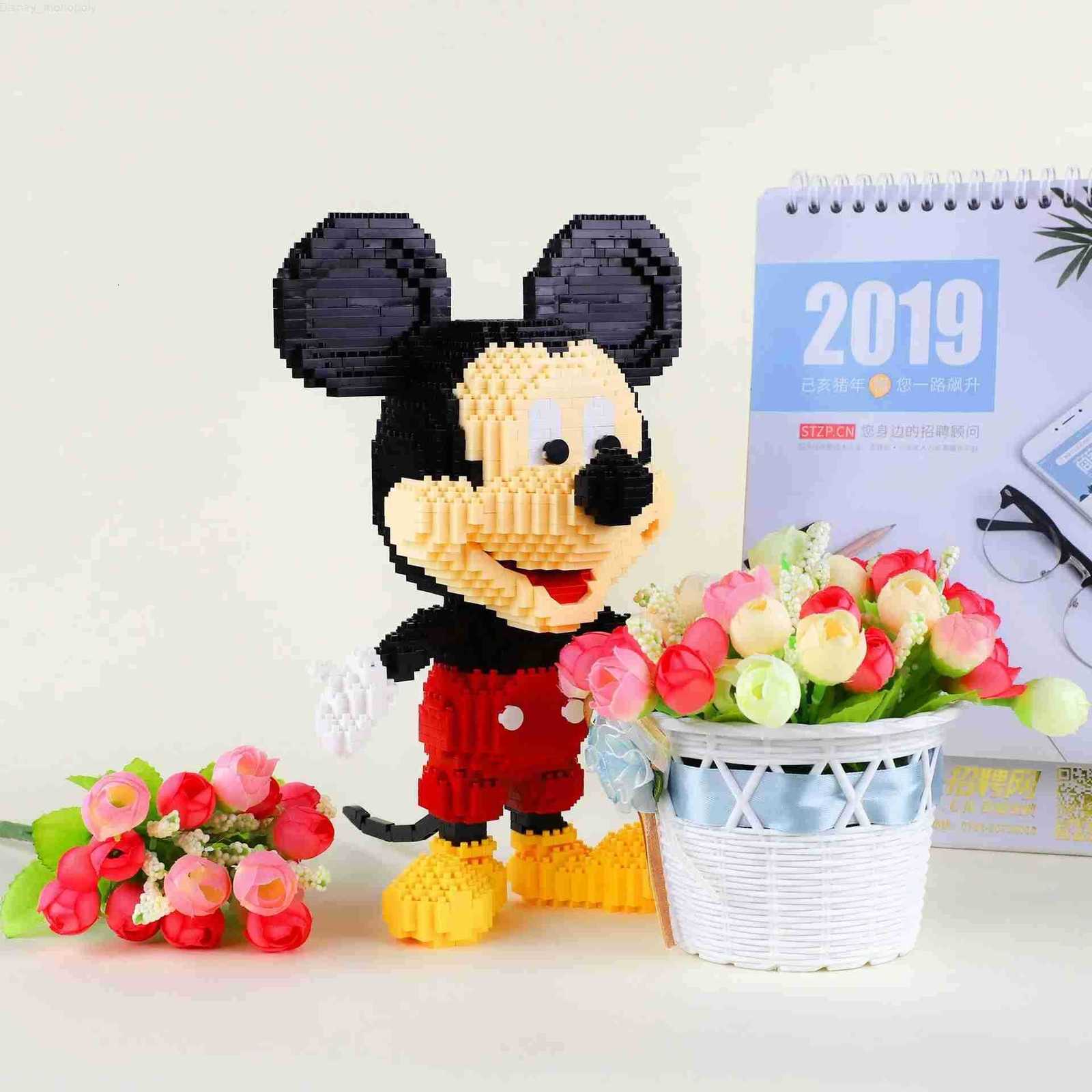 Disney Mickey Mouse Winnie the Pooh Building Blocks Assembly Construction Diamond 3D Model Mini Bricks Figures Toys for Kid Gift H251218