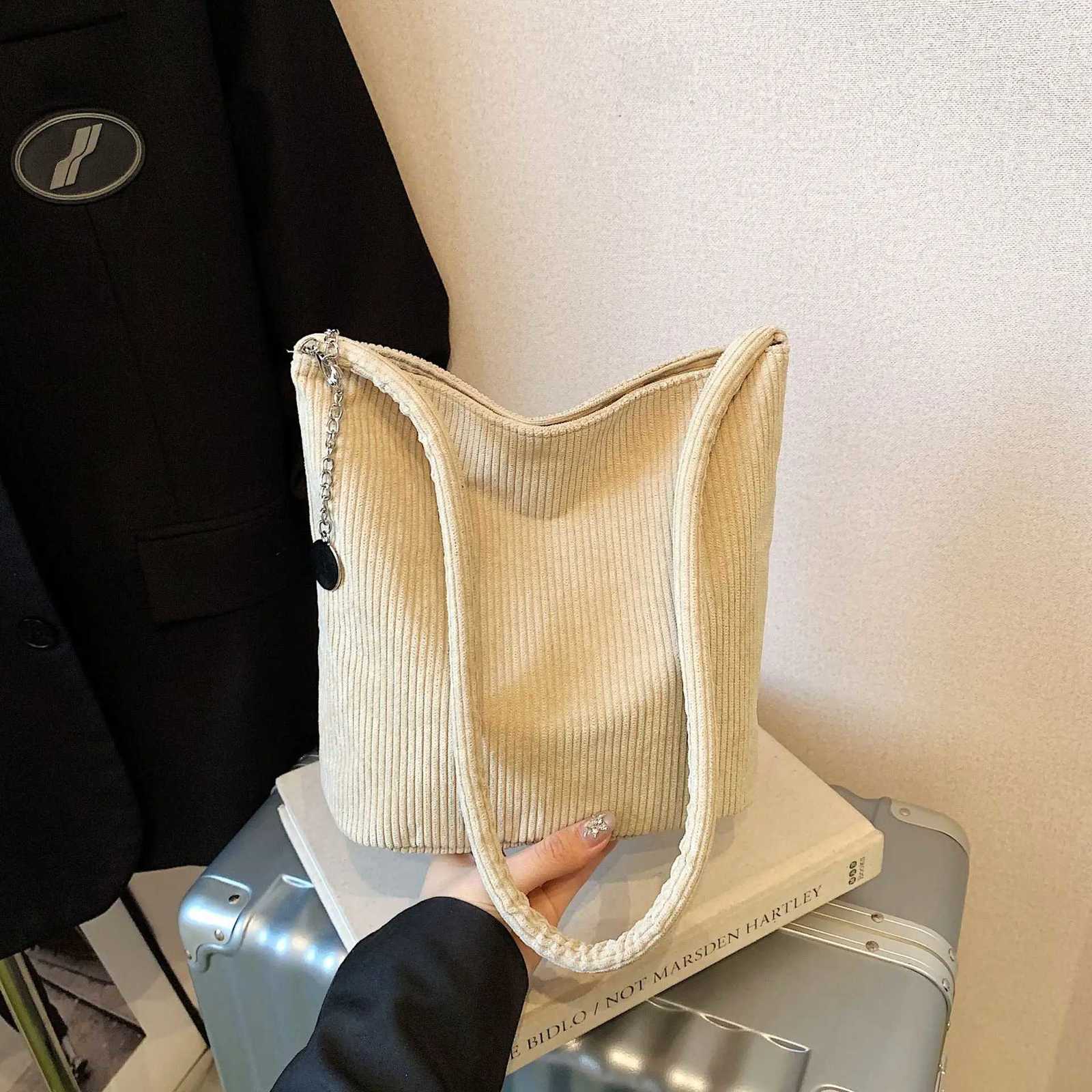 2025 A/W Niche Vintage Womens Underarm Bag Genuine Leather Large Capacity Multi-way Shoulder Crossbody Purse Retro Chic ToteT251218