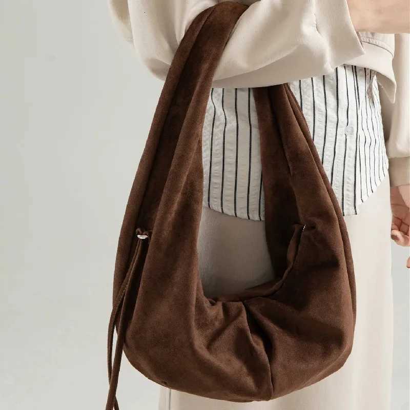 New Solid Color Vintage Suede Design Handbag For Womens Luxurious Tassel Decoration Crossbody Bags Fashion Casual Shopper TotesT251218