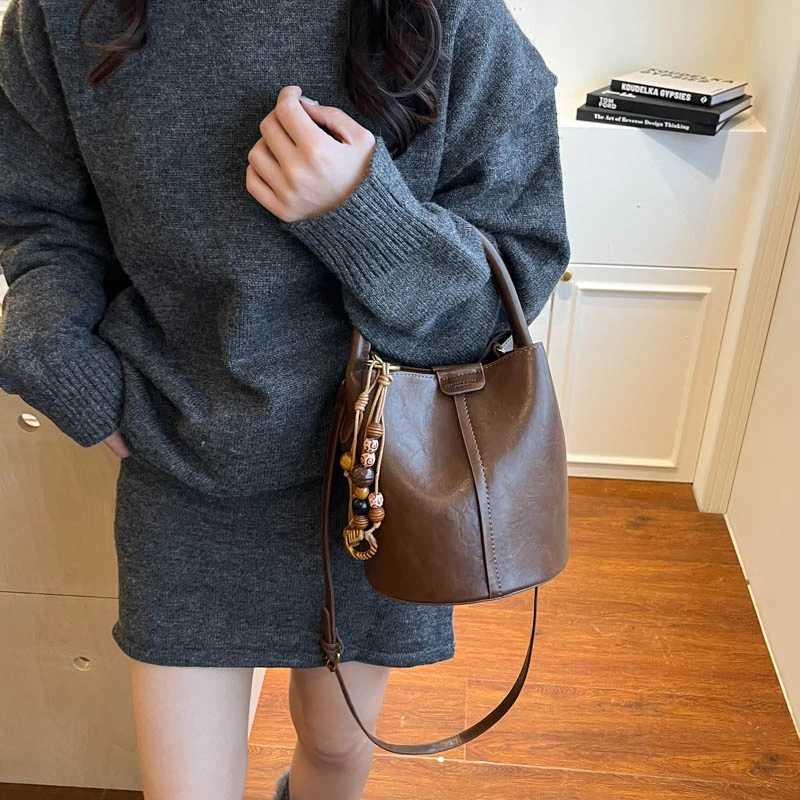 Sophisticated Women Shoulder Bag Luxe Leather Crossbody Purse Ladies Work To Weekend Transitional HandbagT251218