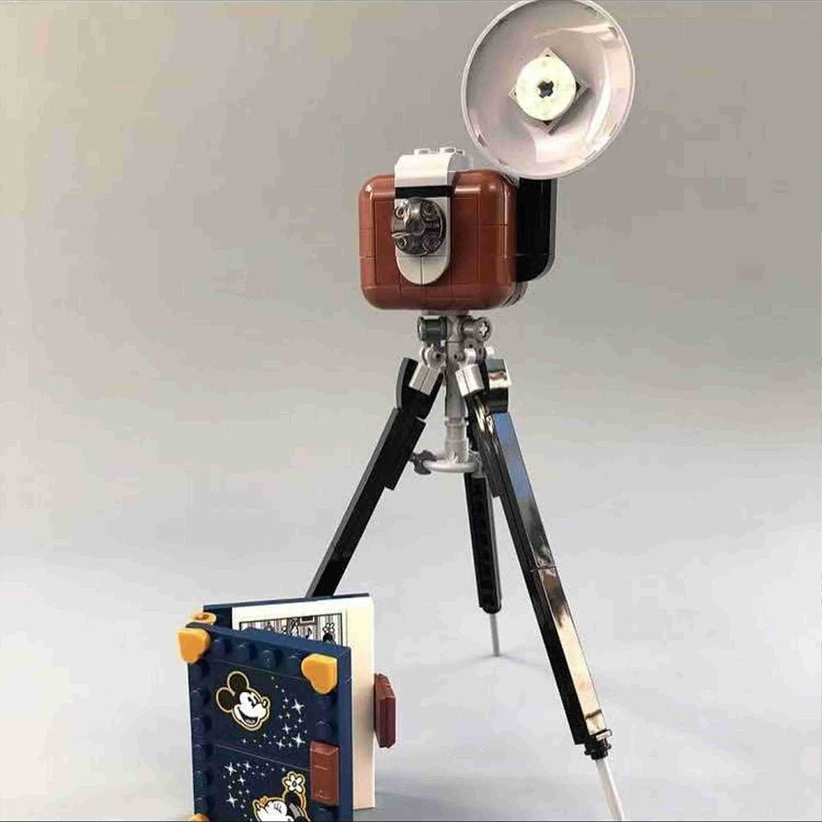 Disney 1739PCS Mickey Minnie 3D Building Blocks Figures Movie Character Model Cartoon Display Decoration Holiday Gift Xmas Gift H251218