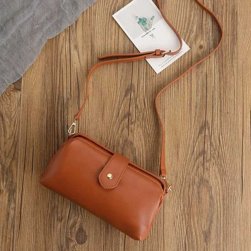 Womens Genuine Leather Shoulder Bag Trendy Brand Small Buckle Messenger Bag Fashion Ladies Crossbody Bags Female BolsasT251218
