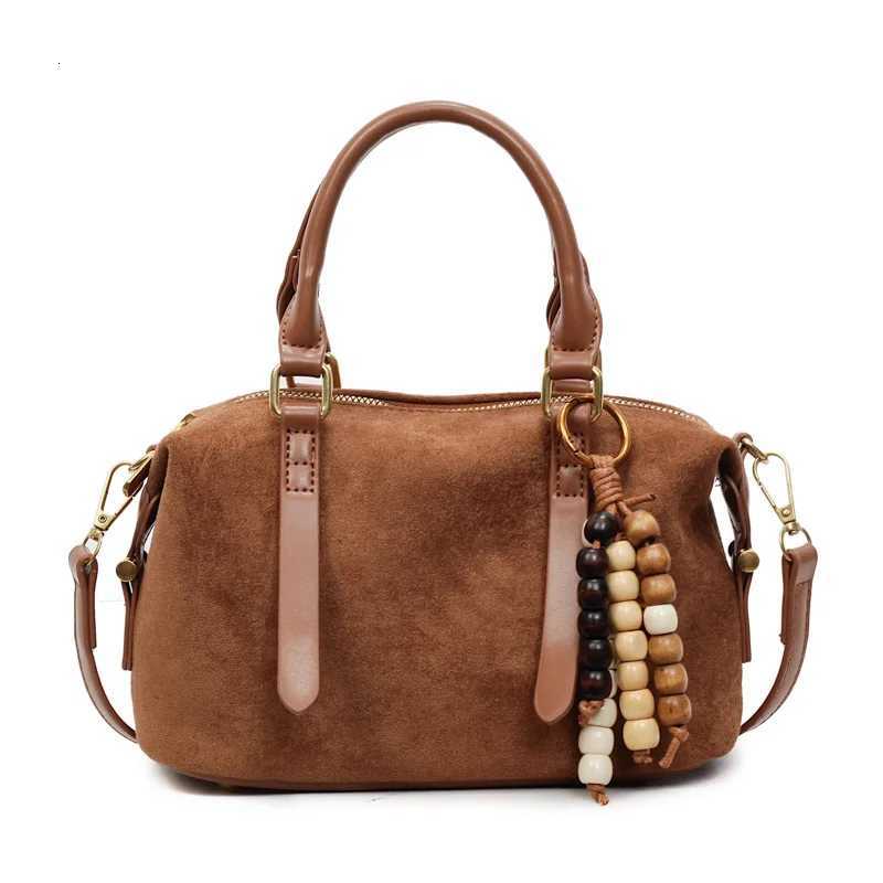 2025 New Vintage Shoulder Bag for Women Chic Crossbody Purse with Top Handle Retro Versatile Handbag Elegant PracticalT251218