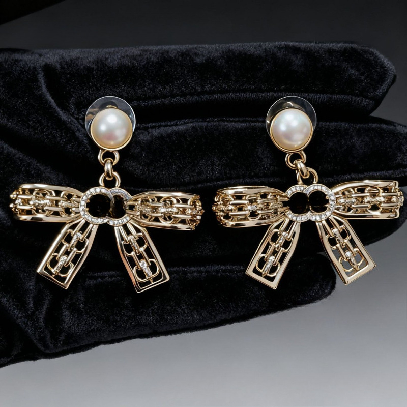 luxury bowknot designer earrings stud for women 18k gold shine crystal lovely bow knot letters charm earring earings earrings jewelry CC