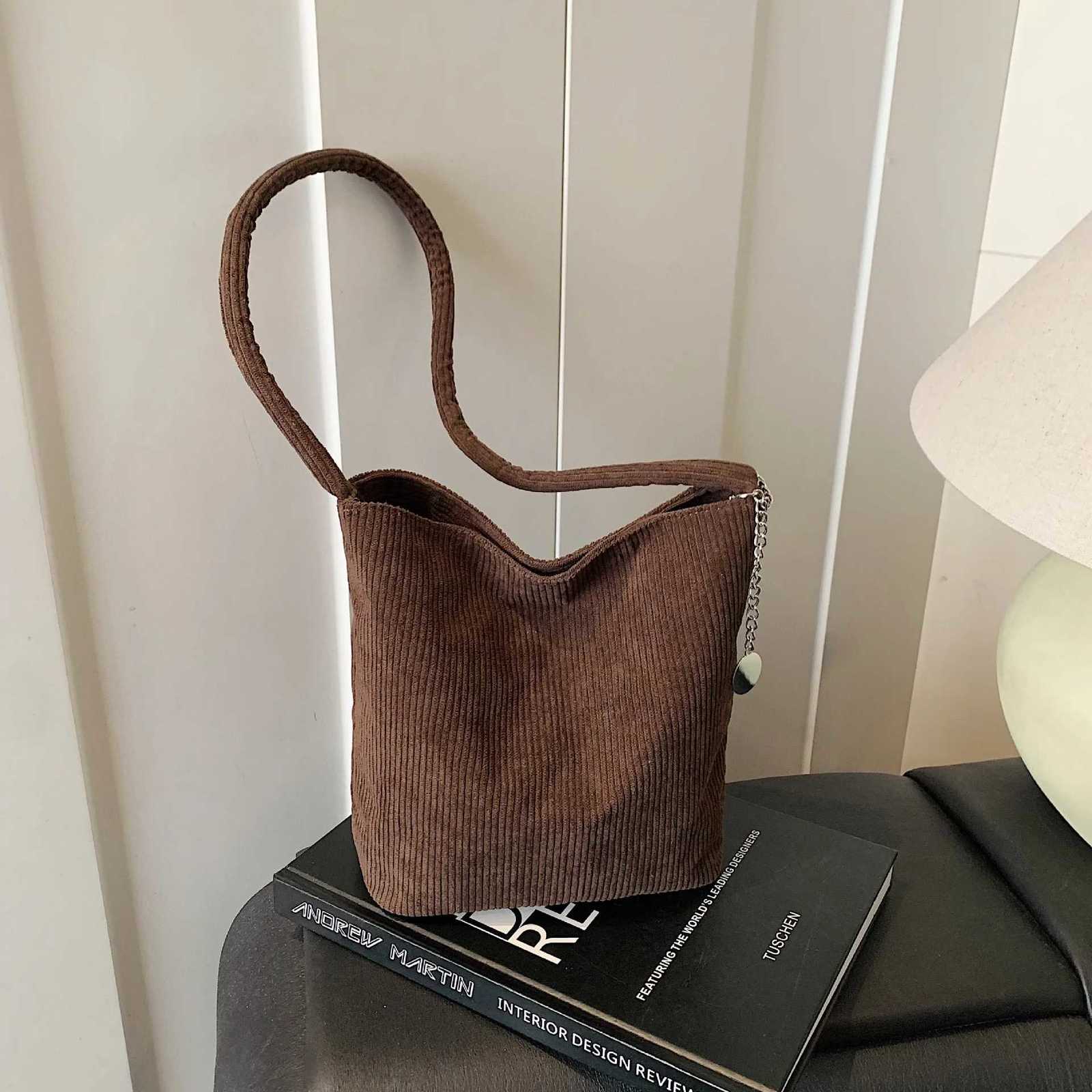 2025 A/W Niche Vintage Womens Underarm Bag Genuine Leather Large Capacity Multi-way Shoulder Crossbody Purse Retro Chic ToteT251218