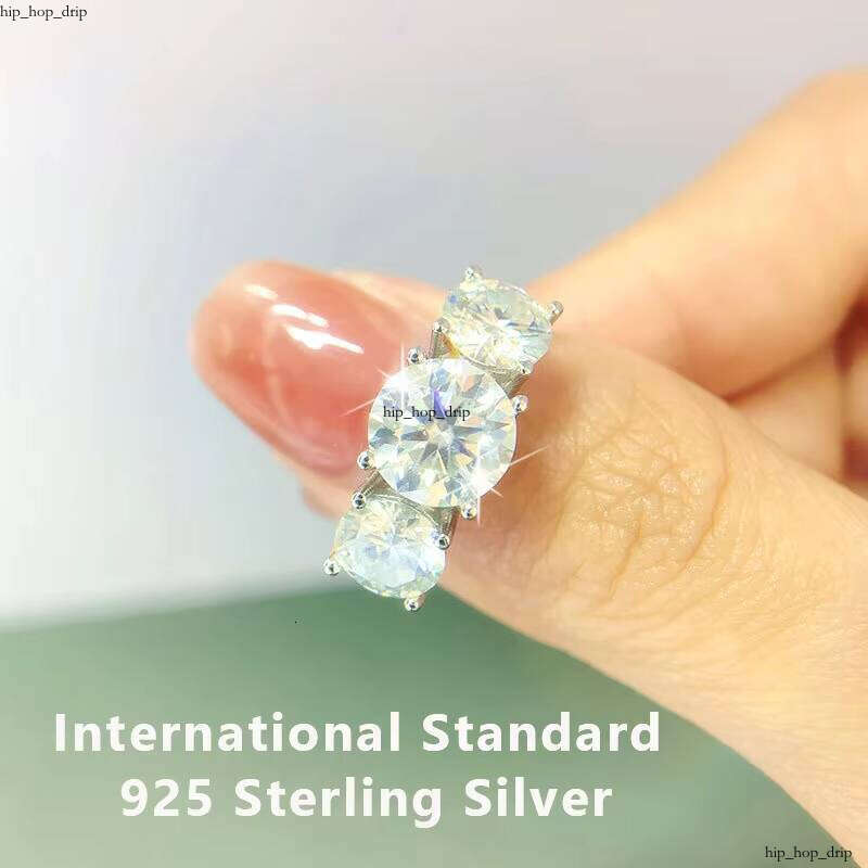 VVS Moissanite S925 Sterling Silver D Color Chrysolite Ring, Simple 2 CT Three Stone Row Ring Unisex fashion Wedding Engagement Party