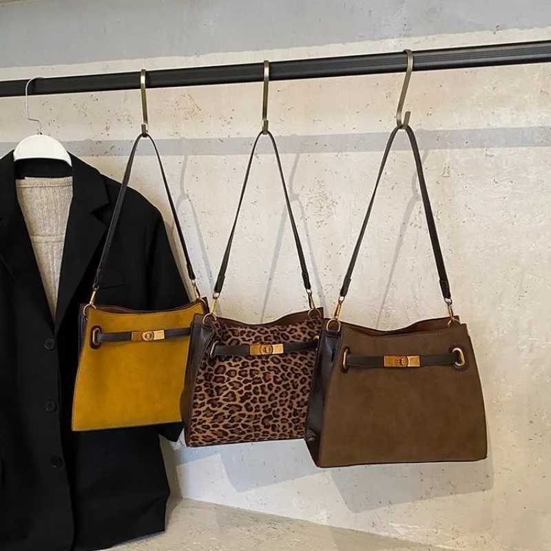 Sophisticated Timeless Crossbody Bag One Shoulder Office Commuting Business Trip Exquisite Portable Trendy Sleek ElegantT251218