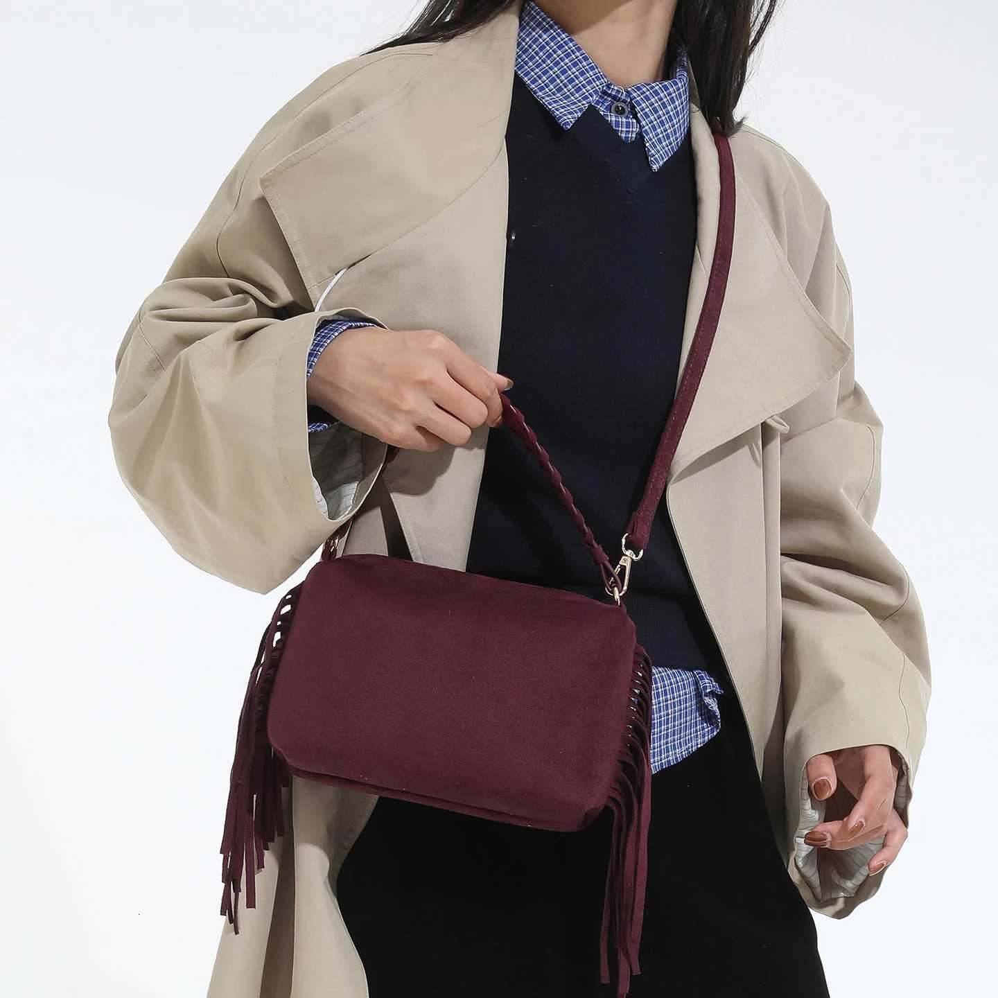 Retro Suede Tassel Handbag Autumn Winter New Womens Mini One Shoulder Bags Fashion Elegant Weave Crossbody Bag TrendT251218