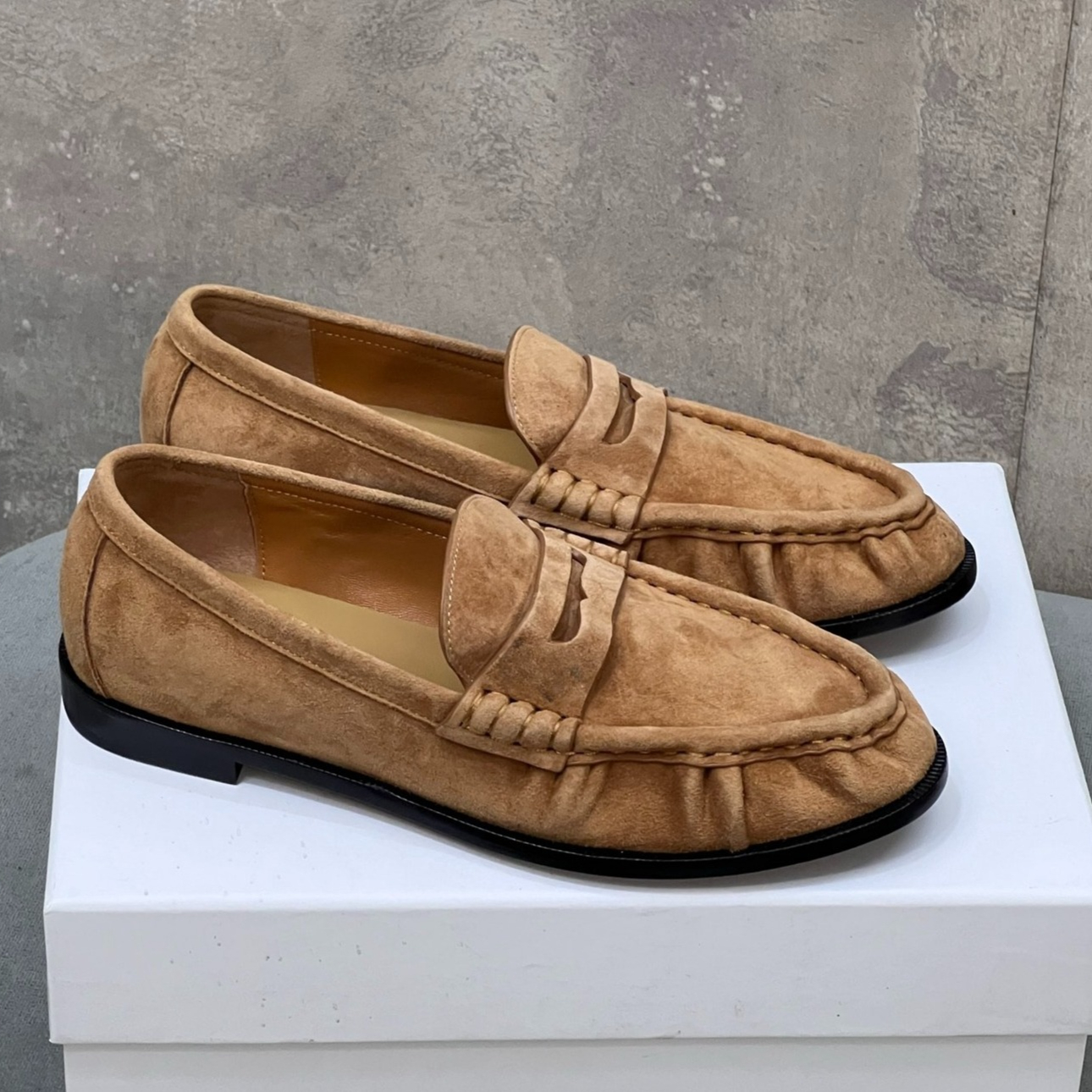 Couple Le Loafer Leather loafers Top quality Women Men slip on round toe suede loafers Luxury designer women slippers Simple ladies dress shoes Flat sandals