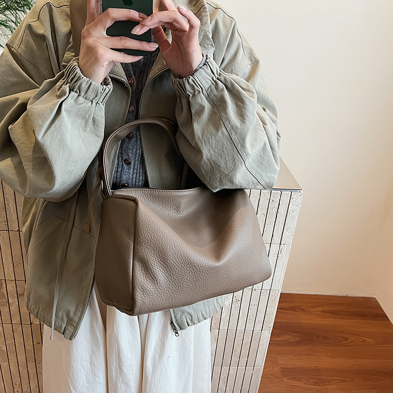 Suede Bag for Women Faux Suede Tote Hobo Bag Vintage Womens Bags Trendy Shoulder Bags Winter Fall Retro Handbag Purse Work Bag 241212