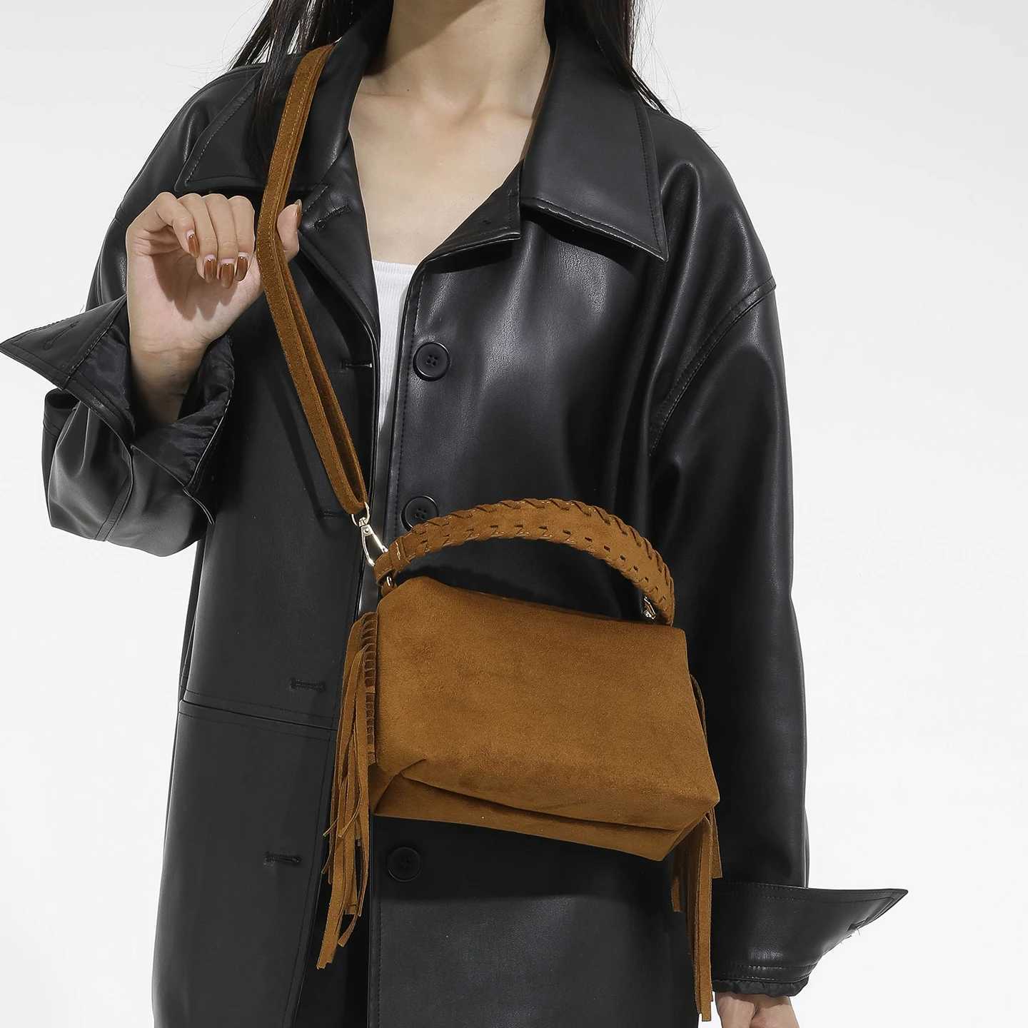 Retro Suede Tassel Handbag Autumn Winter New Womens Mini One Shoulder Bags Fashion Elegant Weave Crossbody Bag TrendT251218