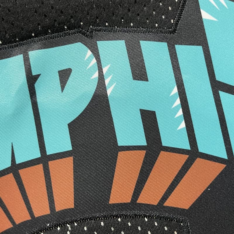Black men's 12 casual basketball pocket zipper shorts, classic retro MEMPHIS embroidered shorts, breathable and fashionable casual sports basketb