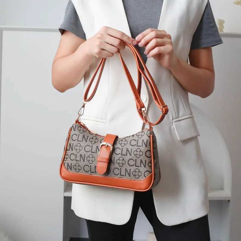 High Quality Womens PU Bag with Large Capacity Shoulder Bag Mobile Phone Bag Casual Crossbody Casual Simple Vintage Bag PursesT251218