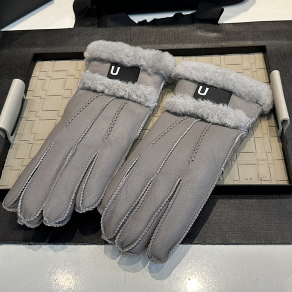Five Fingers Gloves Five Fingers Designer Autumn And For Warmth Luxury Men Women Thick Leather HighEnd Gloves Winter 12.18