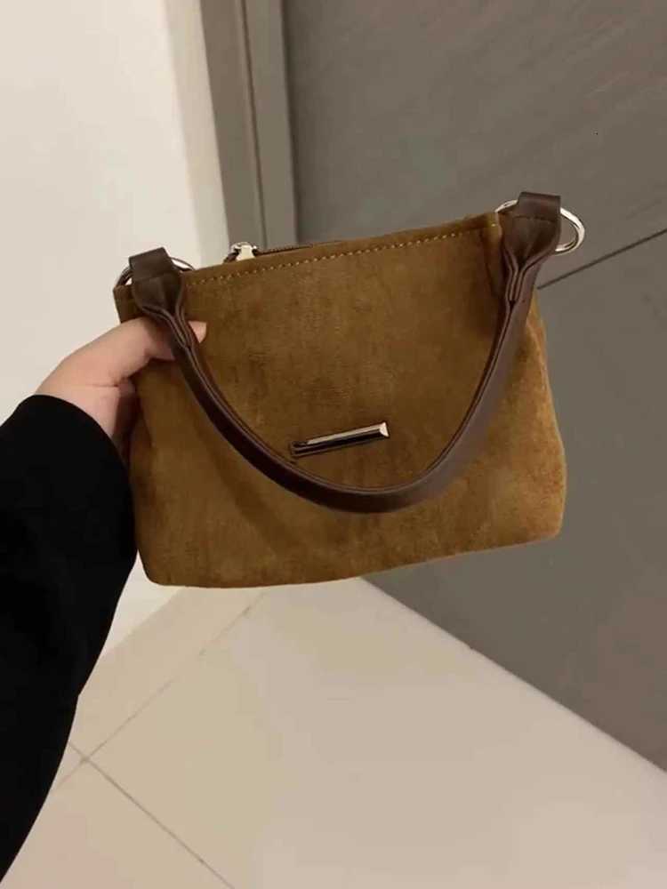 Vintage Suede Womens Handbags Autumn/Winter New Versatile Temperament Commute One Shoulder Bags Fashion Niche Crossbody BagsT251218