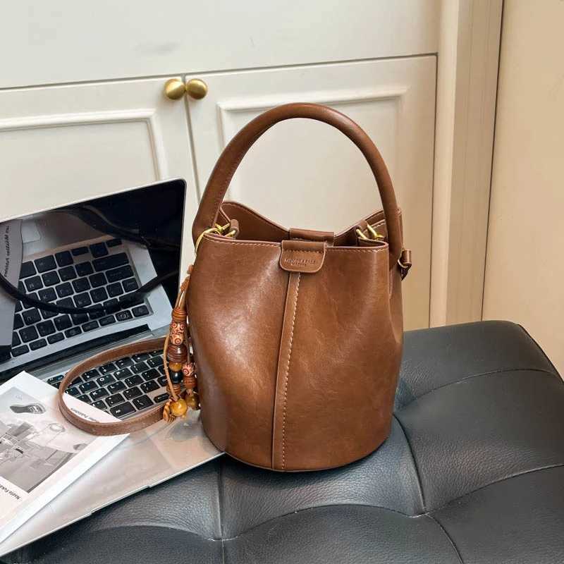 Sophisticated Women Shoulder Bag Luxe Leather Crossbody Purse Ladies Work To Weekend Transitional HandbagT251218