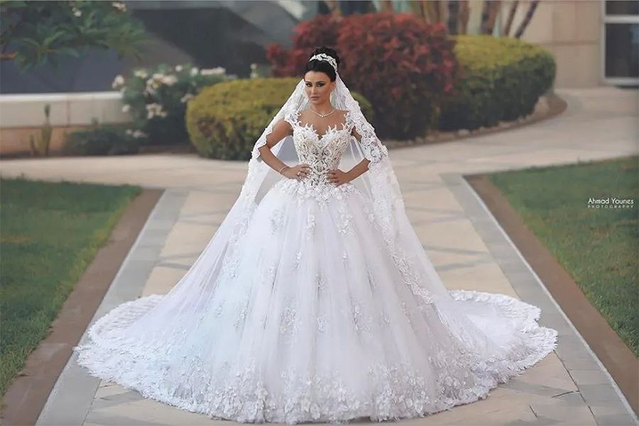 2026 Luxury Princess Ball Gown Wedding Dresses vestido noiva de renda 3D Floral Lace Applique Royal Train Bridal Gowns Arabic Backless D18