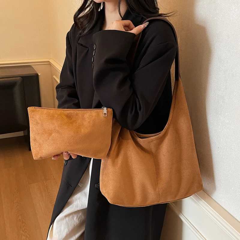 Vintage Suede Design Handbag For Womens Large Capacity Luxurious Tassel Decoration Crossbody Bags Fashion Casual Shopper TotesT251218