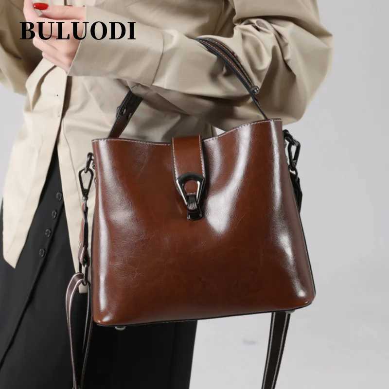 Female Cowhide Commuting Crossbody Bags Womens Retro Top-grain leather Shoulder Handbag Ladies Waxed Cowhid Genuine Leather BagT251218