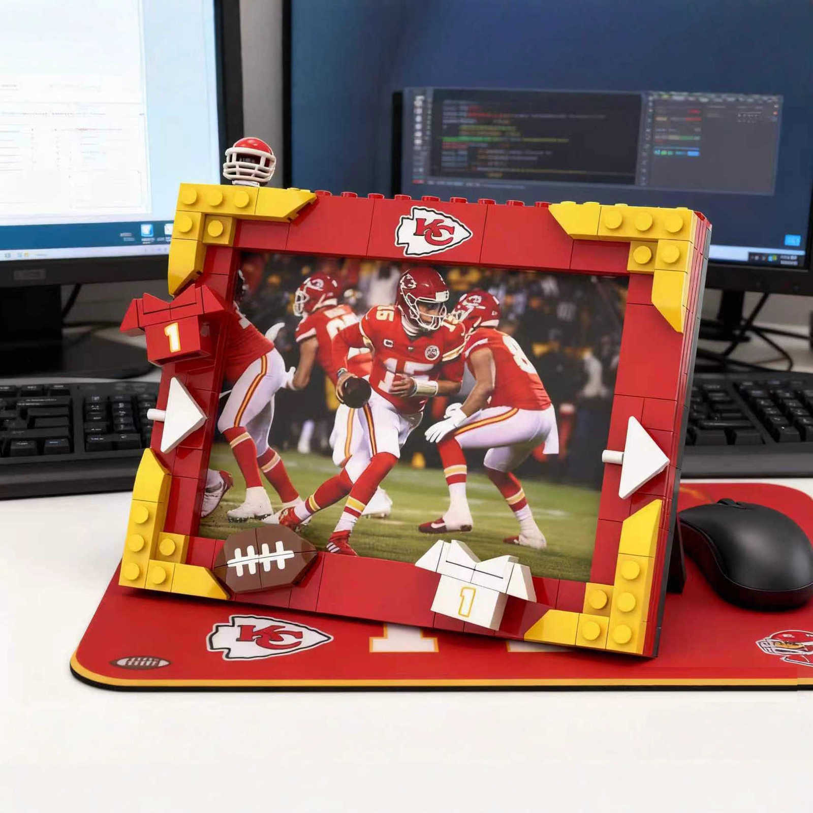 Building Block Photo Frame Football American Football Compatible with Lego Creative Gift Idol Desktop Ornament T251218