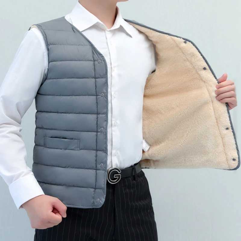 Mens Warm Fleece Lined Cotton Vest Thickened Short Winter Gilet for Dad Plus Size Middle Aged Elderly Autumn Winter Casual WearG251218