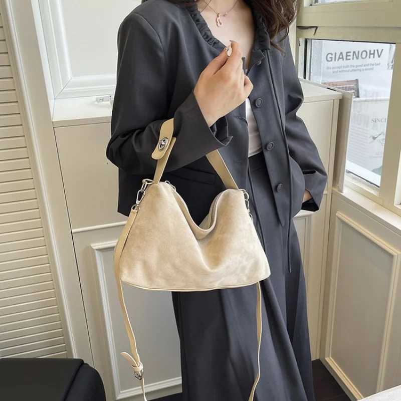 Fashionable Ladies Hand Bags Crafted From Premium Leather Featuring Casual Simple Vintage And Paris Neat Style T251218