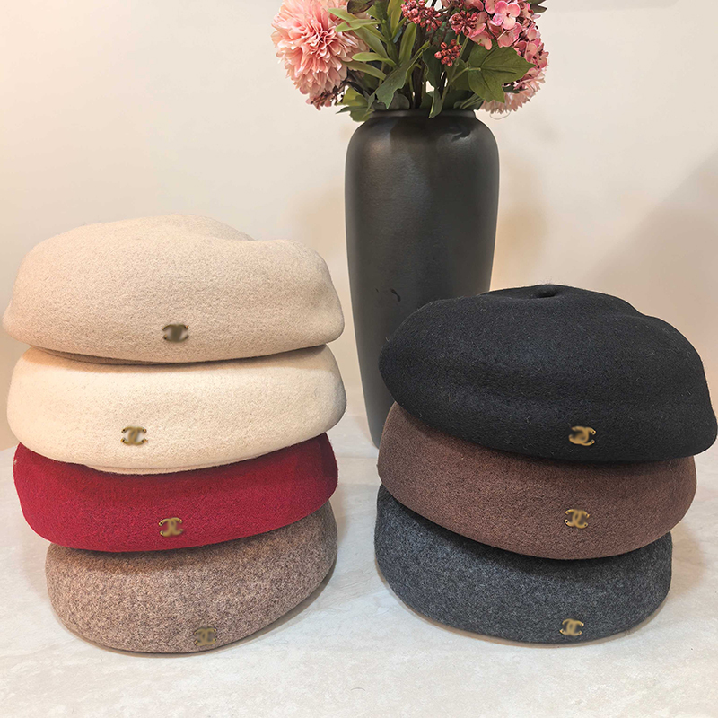 High-end designer hats: berets, fisherman hats, Santa hats, beach hats - unisex