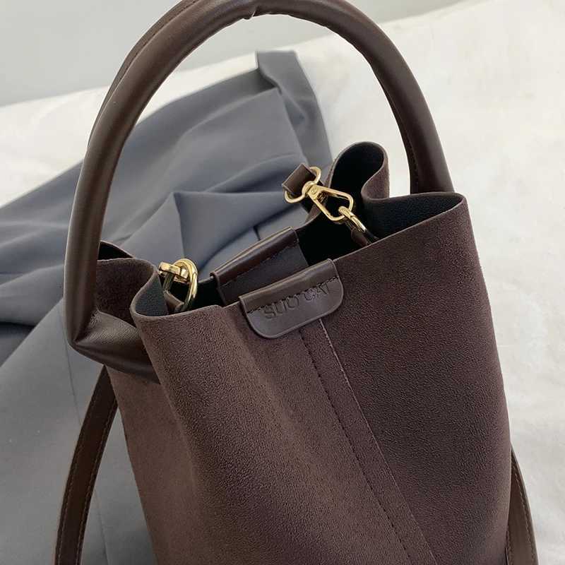Fashion Faux Suede Solid Color Hasp Bucket Shoulder Bags Hot Sale Versatile Crossbody Bags on Sale Temperament Simple Female BagT251218
