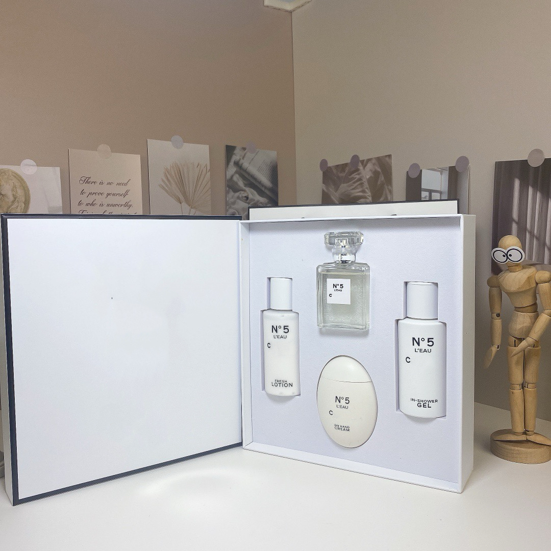 1:1 C***l ss359 luxury Paris fragrance care four-piece set shower gel body lotion hand cream lip balm gift box moisturizing gift