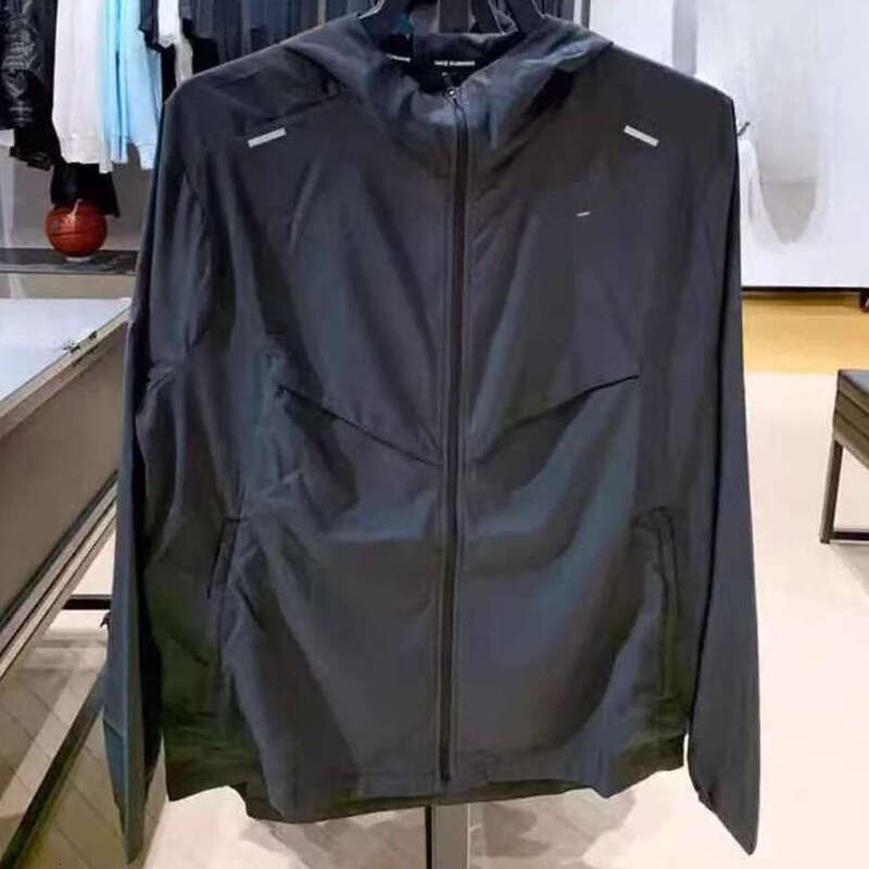 Niki Tech Niki Windbreaker Designer Jacket Doudoune Niketech Graphic Tee Miller Tracksuit Y2k Shirts Tank Top T-shirt For Men Graphic Tee Monterex Tracksuit