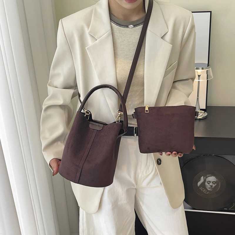 Fashion Faux Suede Solid Color Hasp Bucket Shoulder Bags Hot Sale Versatile Crossbody Bags on Sale Temperament Simple Female BagT251218