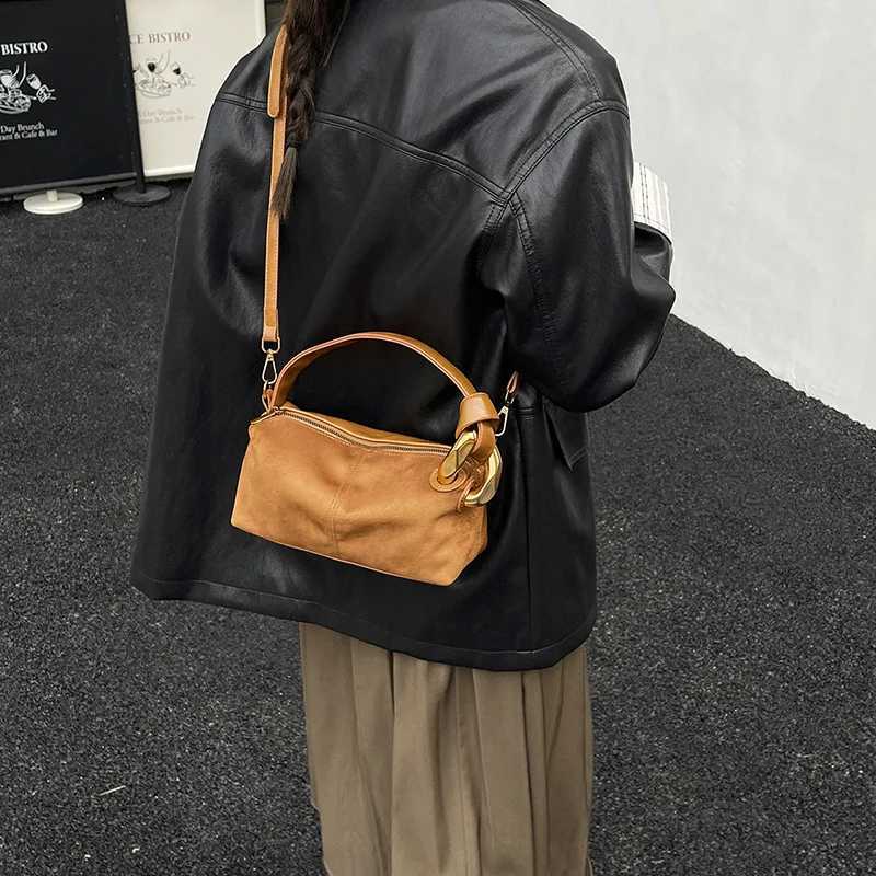 2025 Fall Winter Pillow Bag Chic Shoulder Purse for Women Casual Crossbody Tote Minimalist Day-to-Night Bag Textured SlingT251218