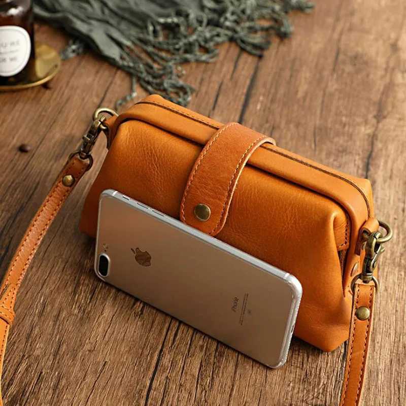 Womens Genuine Leather Shoulder Bag 2024 Trendy Brand Small Buckle Messenger Bag Fashion Ladies Crossbody Bags Female BolsasT251218
