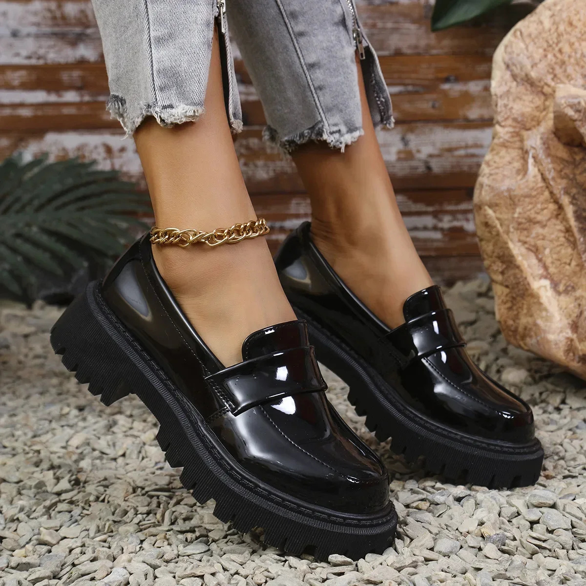 Womens Leather Shoes British Style Fashion Soft Sole Loafers Women Thick Soles Comfortable Slip on Single Shoe Plus Size 43 251217 - view 3